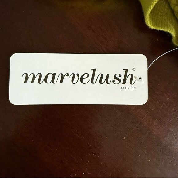 New With Tags marvelush by Lizden Soft Green Scarf - Picture 6 of 6